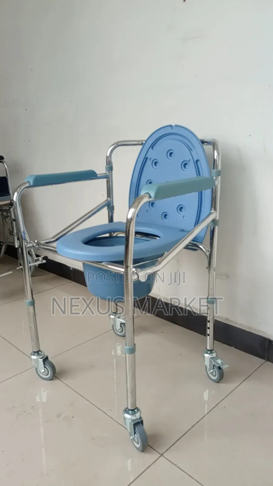 Toilet Wheelchair New 000
