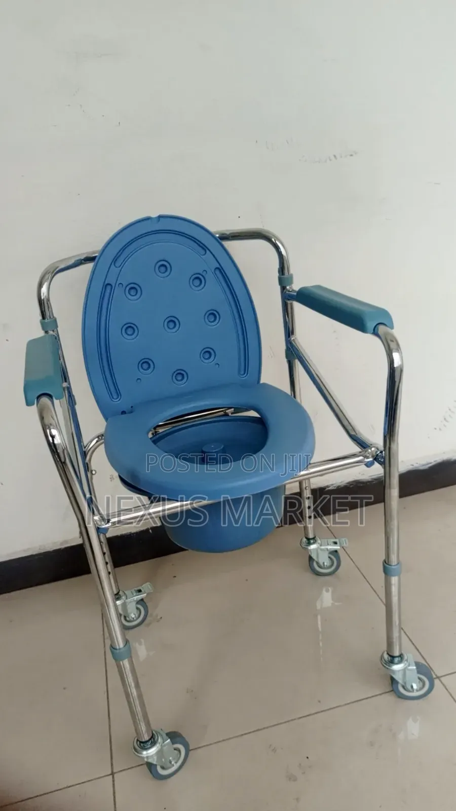 Toilet Wheelchair New 000