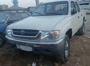 Toyota Hilux 2800 Raider D-Cab 2004 White