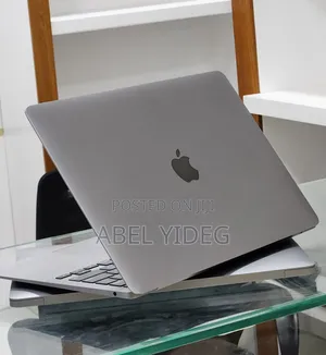 New Laptop Apple MacBook Pro 8GB Apple M1 SSD 256GB
