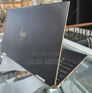New Laptop HP Spectre 8GB Intel Core i5 SSD 512GB