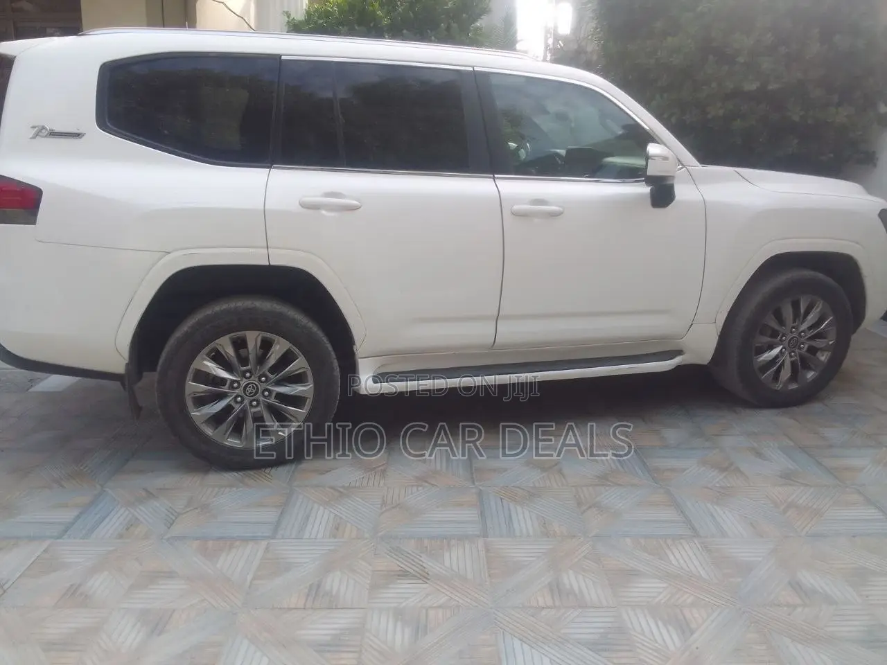 Toyota Land Cruiser 2022 White