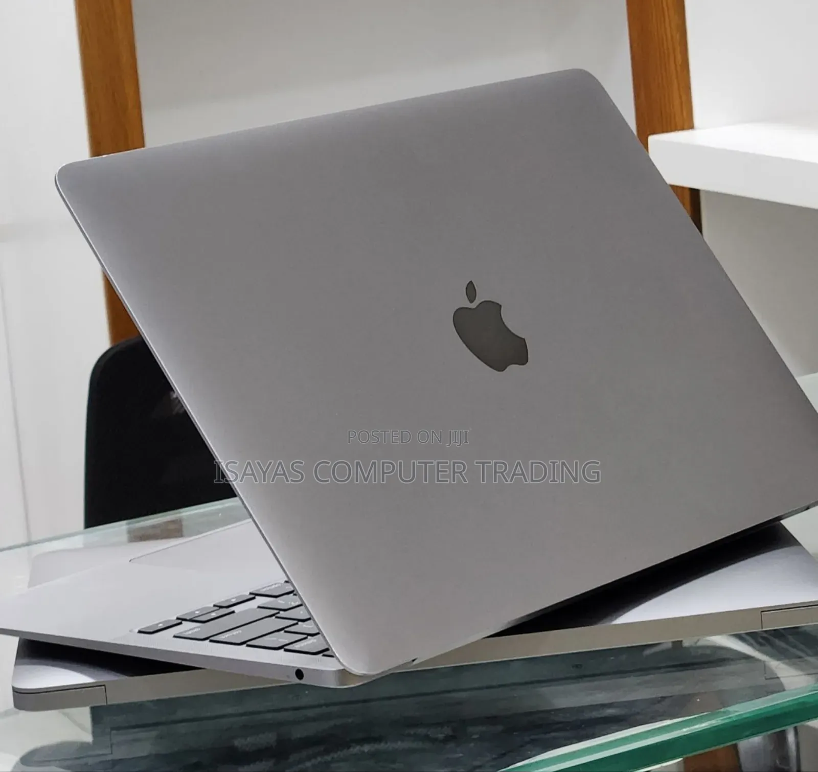 New Laptop Apple MacBook Air 2020 M1 8GB Apple M1 SSD 256GB