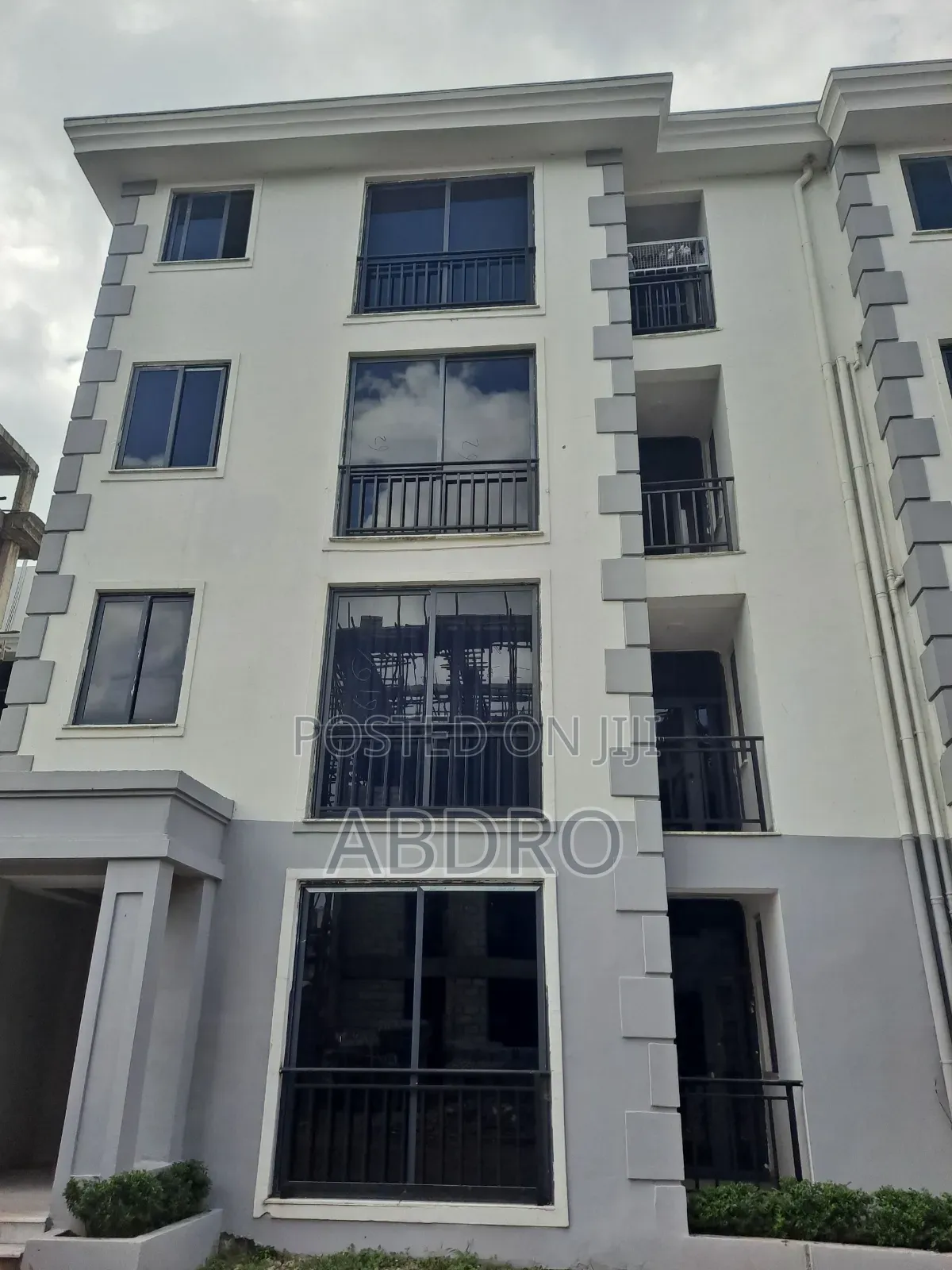 Compound Apartment Lovers
