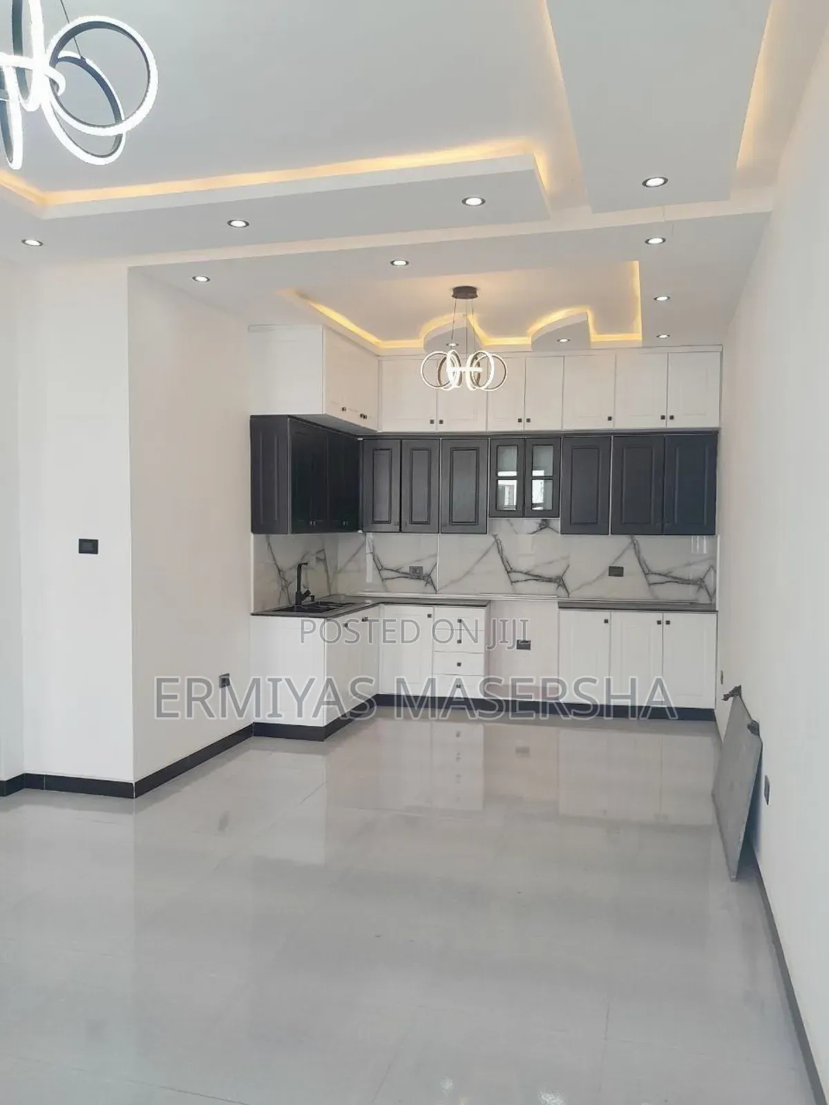 Furnished 4bdrm Villa in Yeka for sale