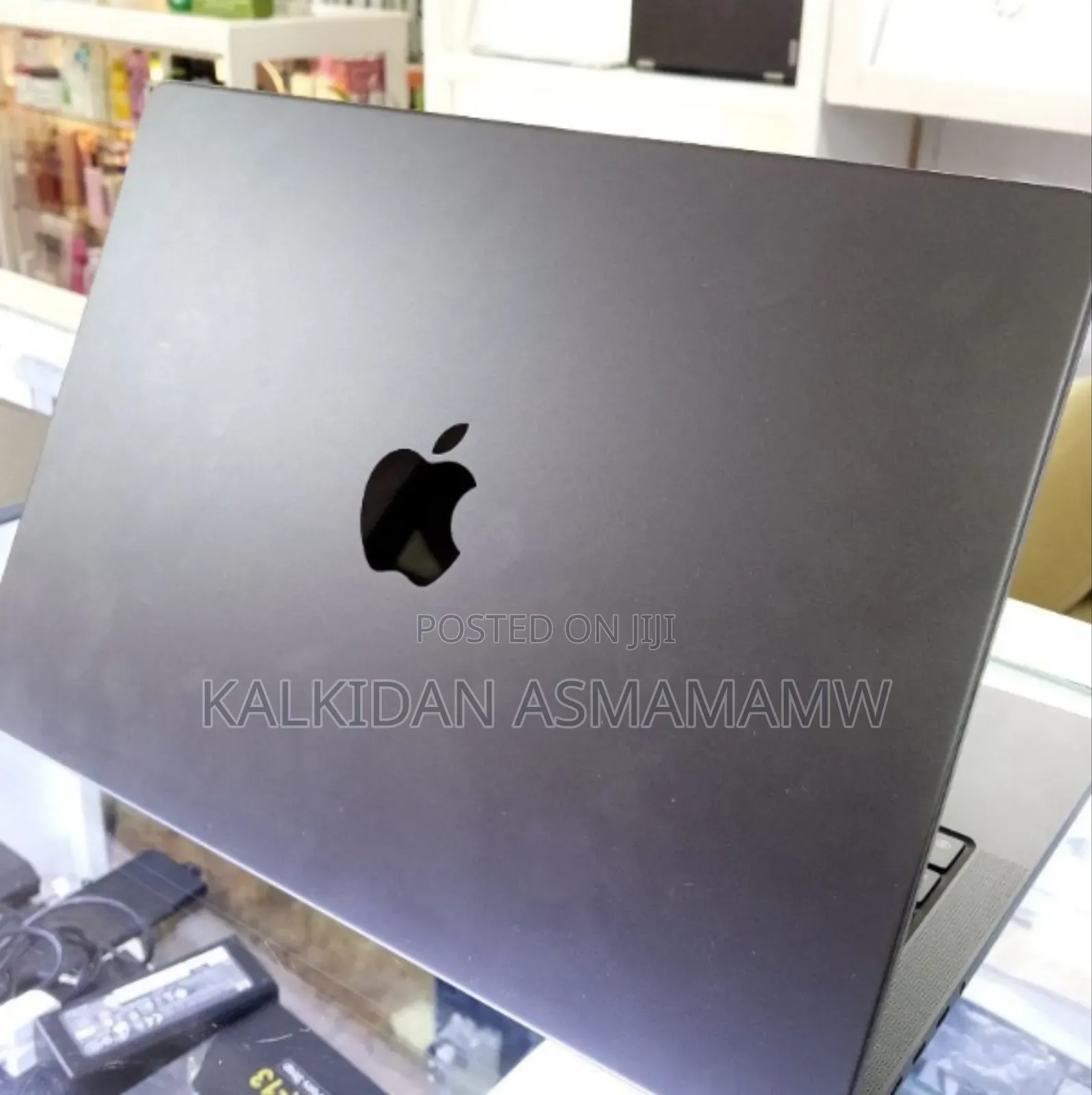 New Apple MacBook Pro 2023 M3 Pro 14-inch 8GB Apple M3 Pro SSD 512GB