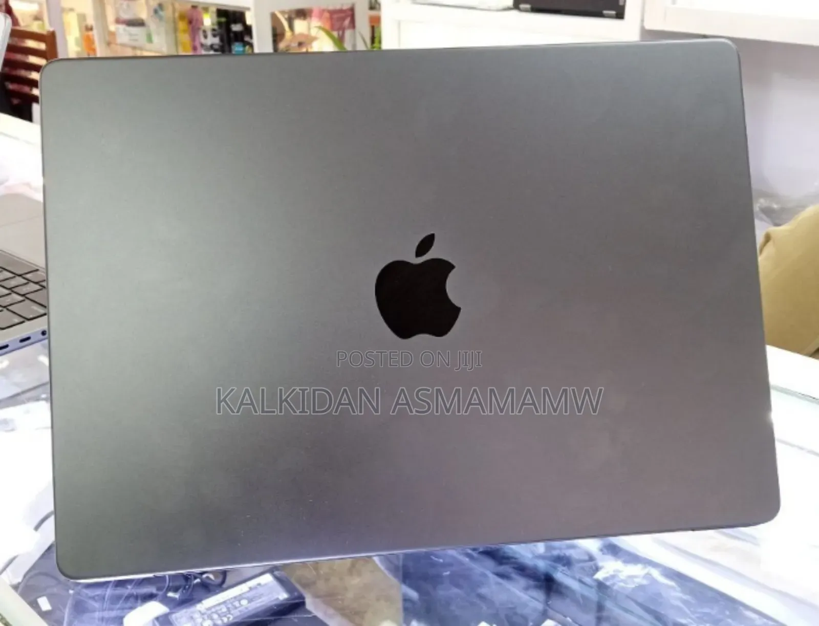 New Apple MacBook Pro 2023 M3 Pro 14-inch 8GB Apple M3 Pro SSD 512GB