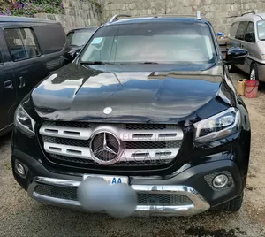 Mercedes-Benz X Class 2018 Black