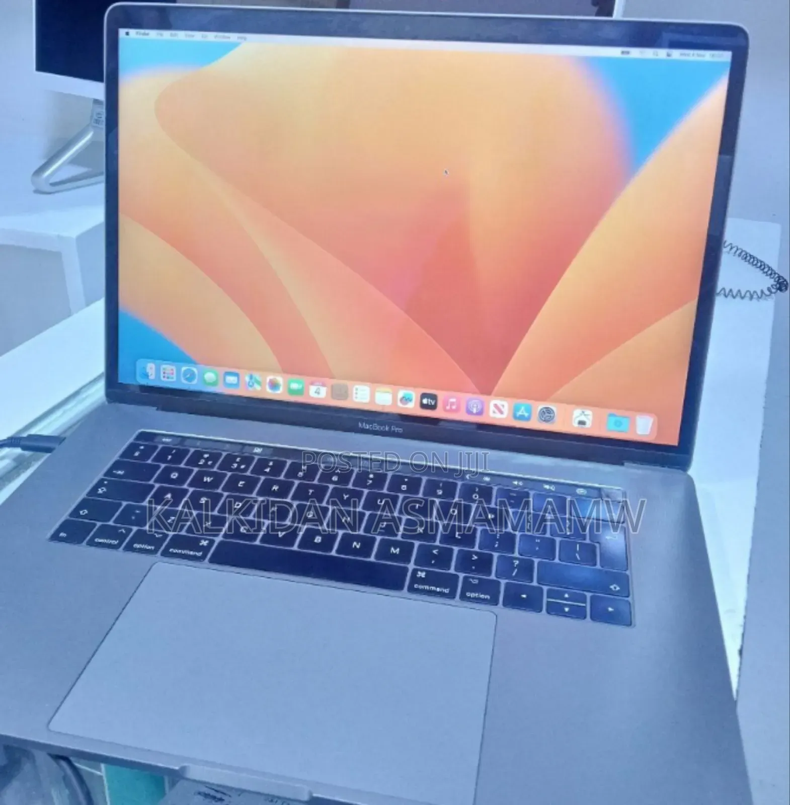 New Laptop Apple MacBook Pro 2017 16GB Intel Core i7 SSD 512GB