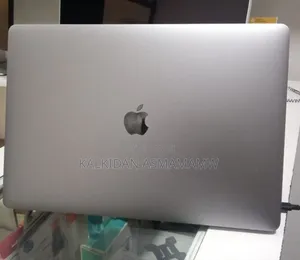 New Laptop Apple MacBook Pro 2017 16GB Intel Core i7 SSD 512GB