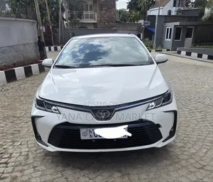 Toyota Corolla 2022 White