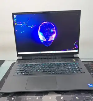 New Laptop Dell Alienware M16 16GB Intel Core i7 SSD 1T