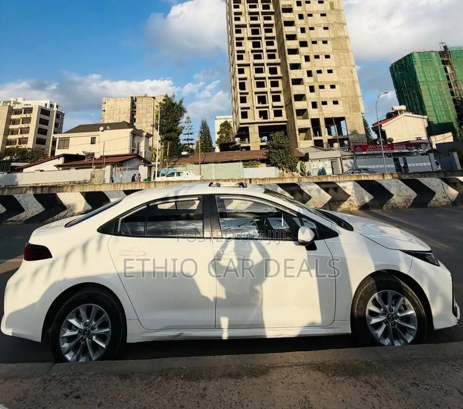 Toyota Corolla 2023 White