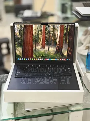 New Laptop Apple MacBook Pro 2024 M4 16GB Apple M4 Pro SSD 1T