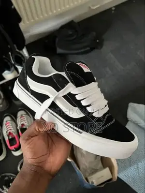 Vans Knu School