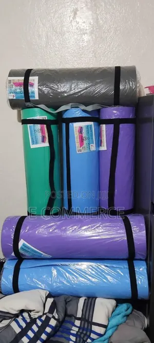 ትልቁ (Larger) Yoga Mat