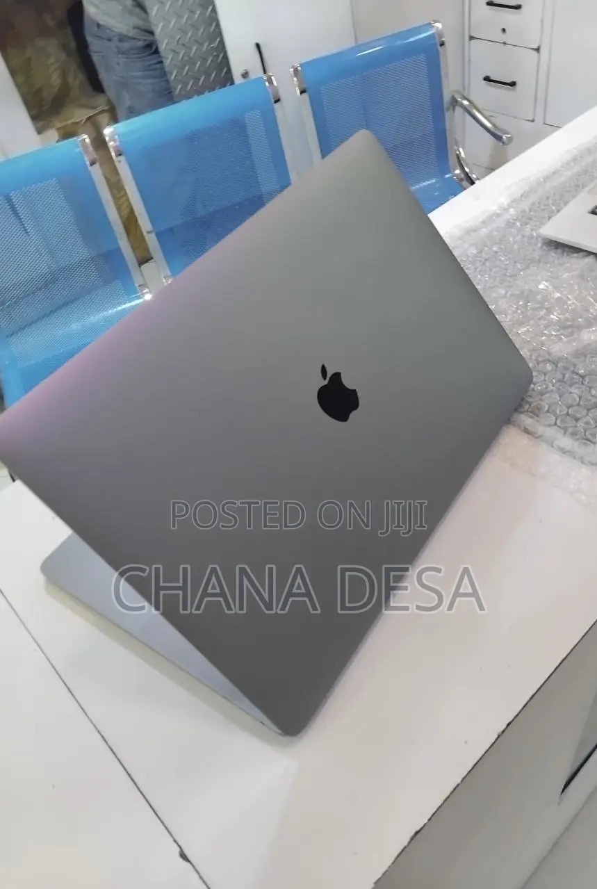 New Laptop Apple MacBook Pro 2017 16GB Intel Core i7 SSD 512GB
