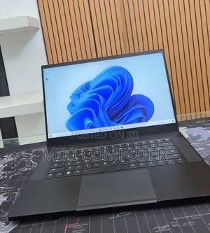 New Laptop Razer Blade 16GB Intel Core i7 SSD 512GB
