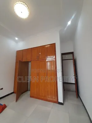 3bdrm House in Clean Property, Bole for rent