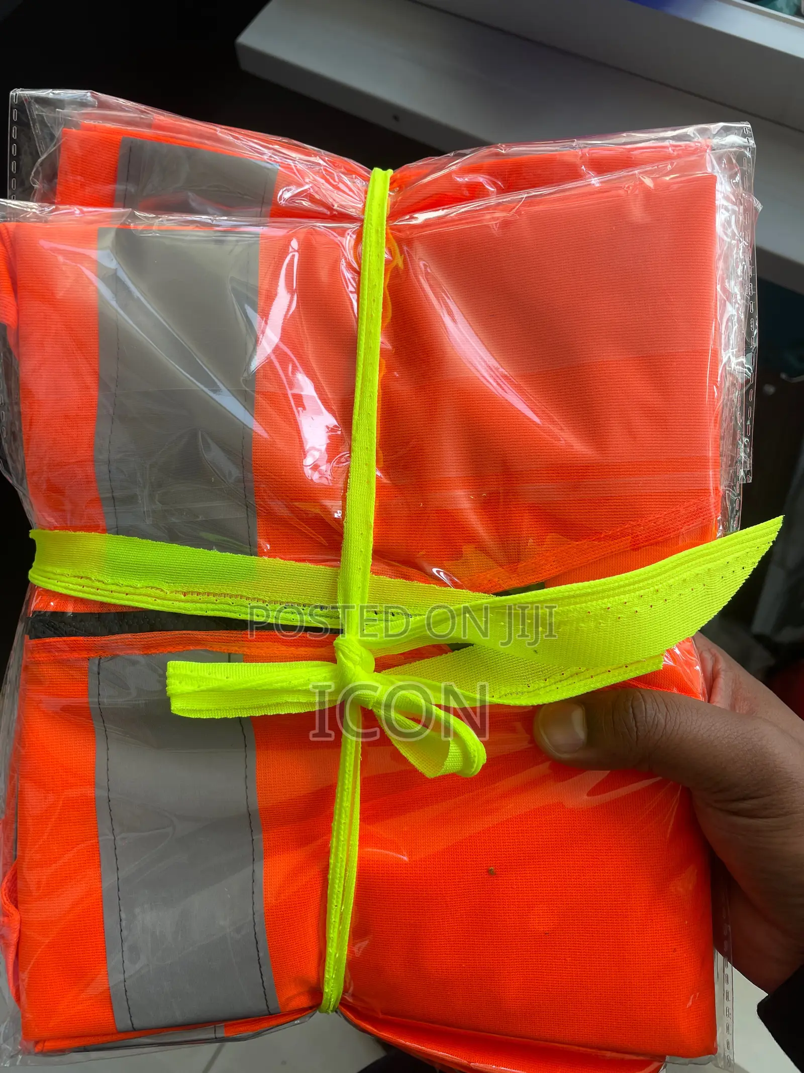 Reflector Vest(አንፀባራቂ)