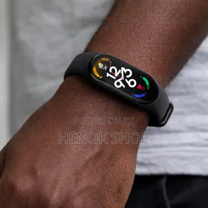 ነፃ Delivery + Full Color Screen – M7 Smart Band