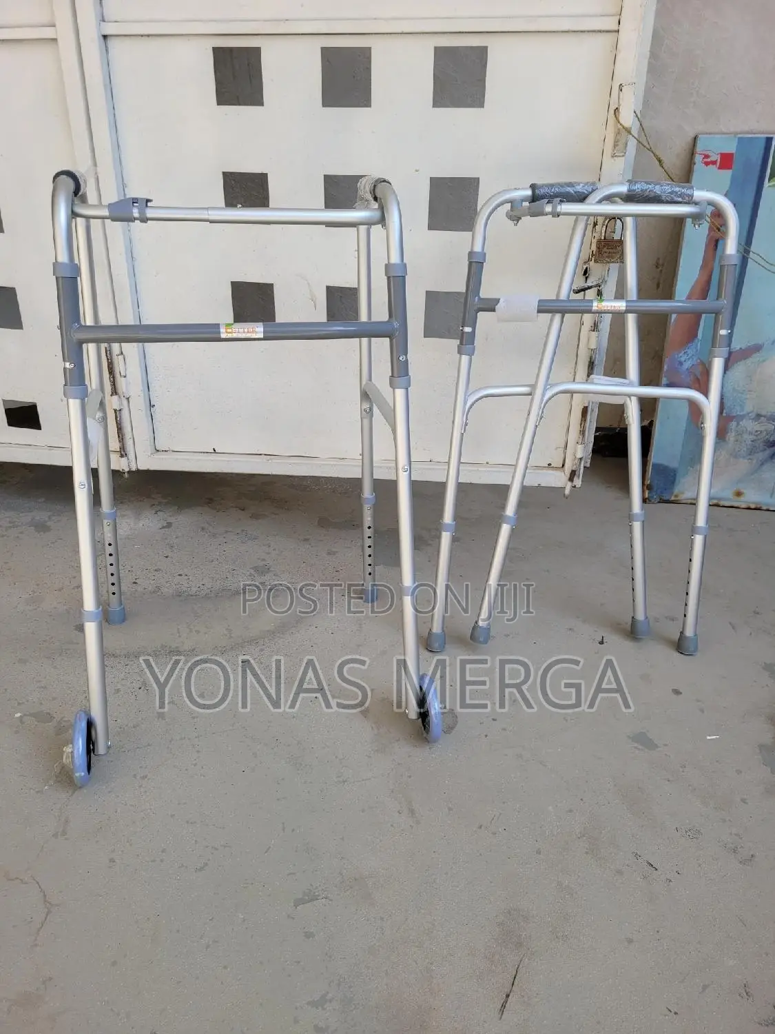 Foldable Walker怭潯walking Option Which Allows Users to Walk