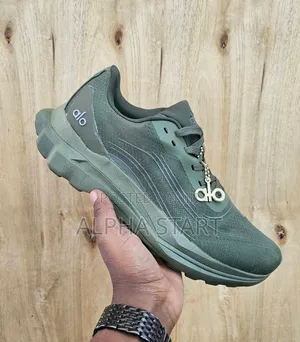 Alo High Master Quality Smooth Sneakers for You