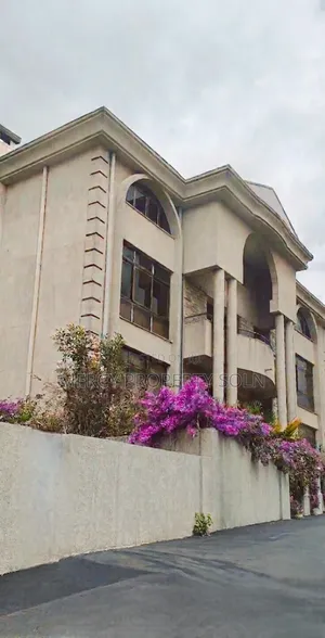 10bdrm House in Yeka for sale