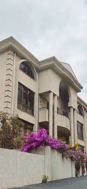 10bdrm House in Yeka for sale