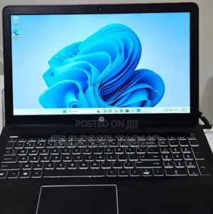 New Laptop HP Pavilion 15 8GB Intel Core i7 SSD 256GB