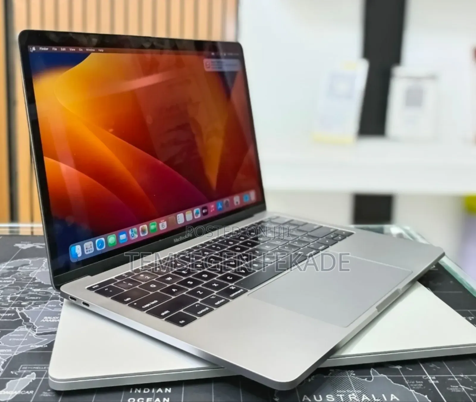 New Laptop Apple MacBook Pro 2017 8GB Intel Core i5 SSD 128GB
