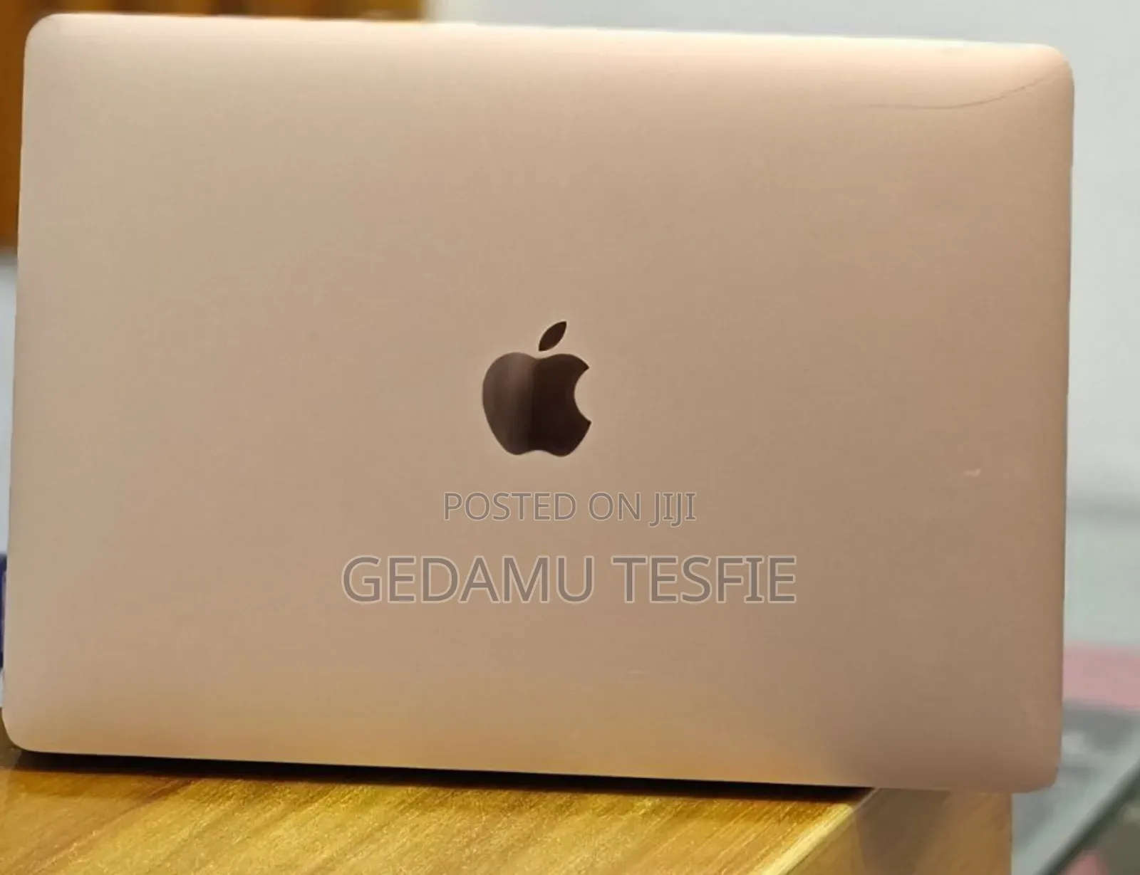 New Laptop Apple MacBook 2020 8GB Intel Core i3 SSD 256GB