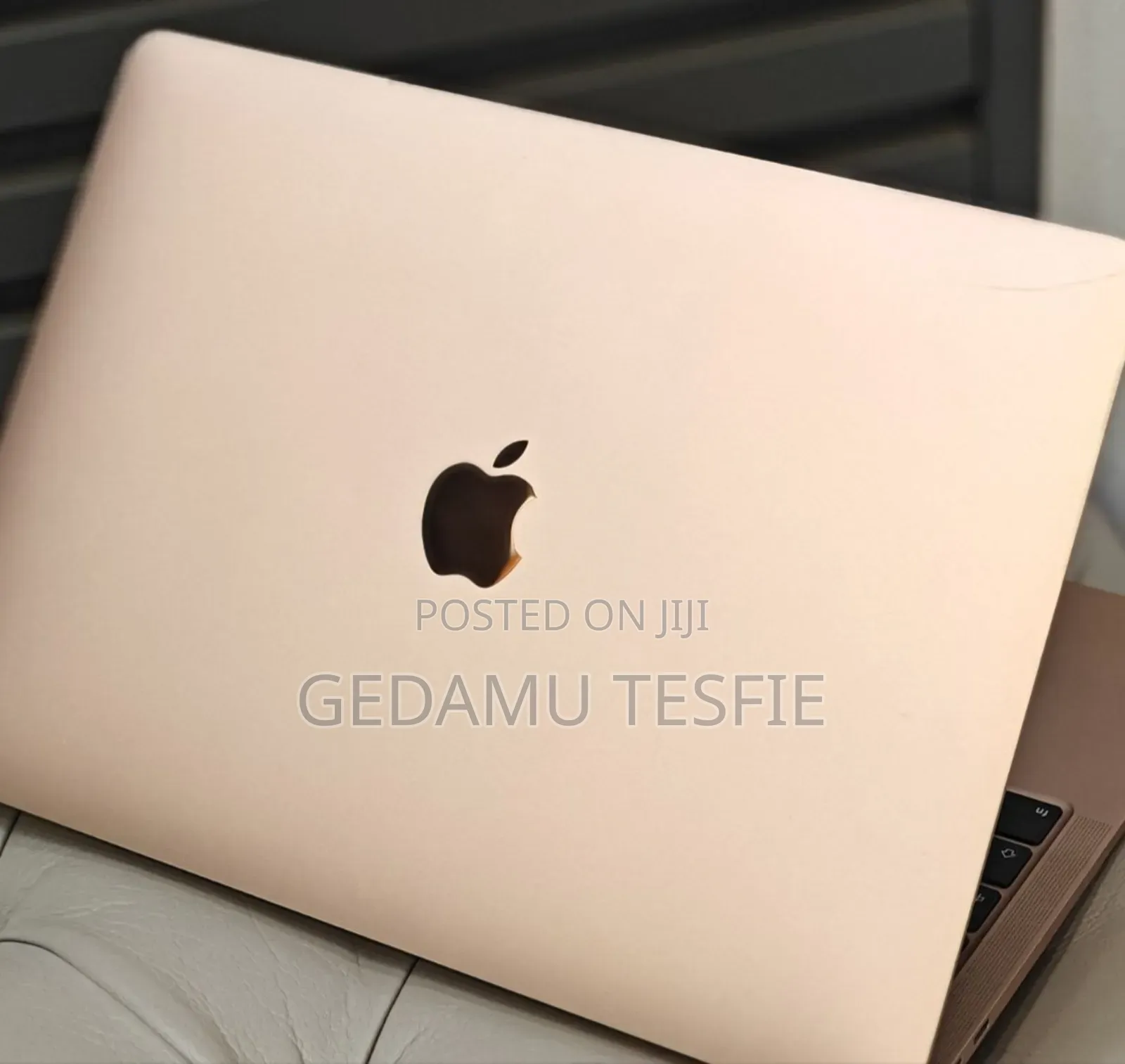 New Laptop Apple MacBook 2020 8GB Intel Core i3 SSD 256GB
