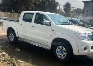 Toyota Hilux 2008 White