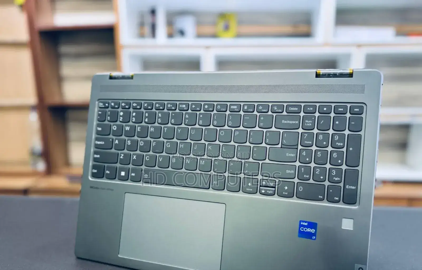 New Laptop Lenovo Yoga 7i 16GB Intel Core i7 SSD 512GB