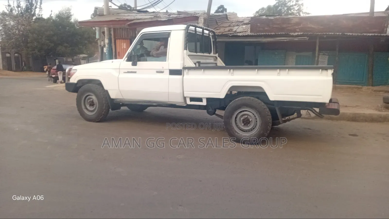 Toyota Land Cruiser 2011 White