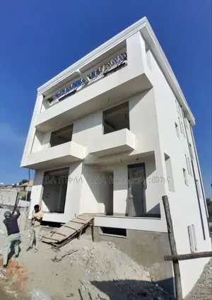 8bdrm House in Ayyat Area Inside, Yeka for sale