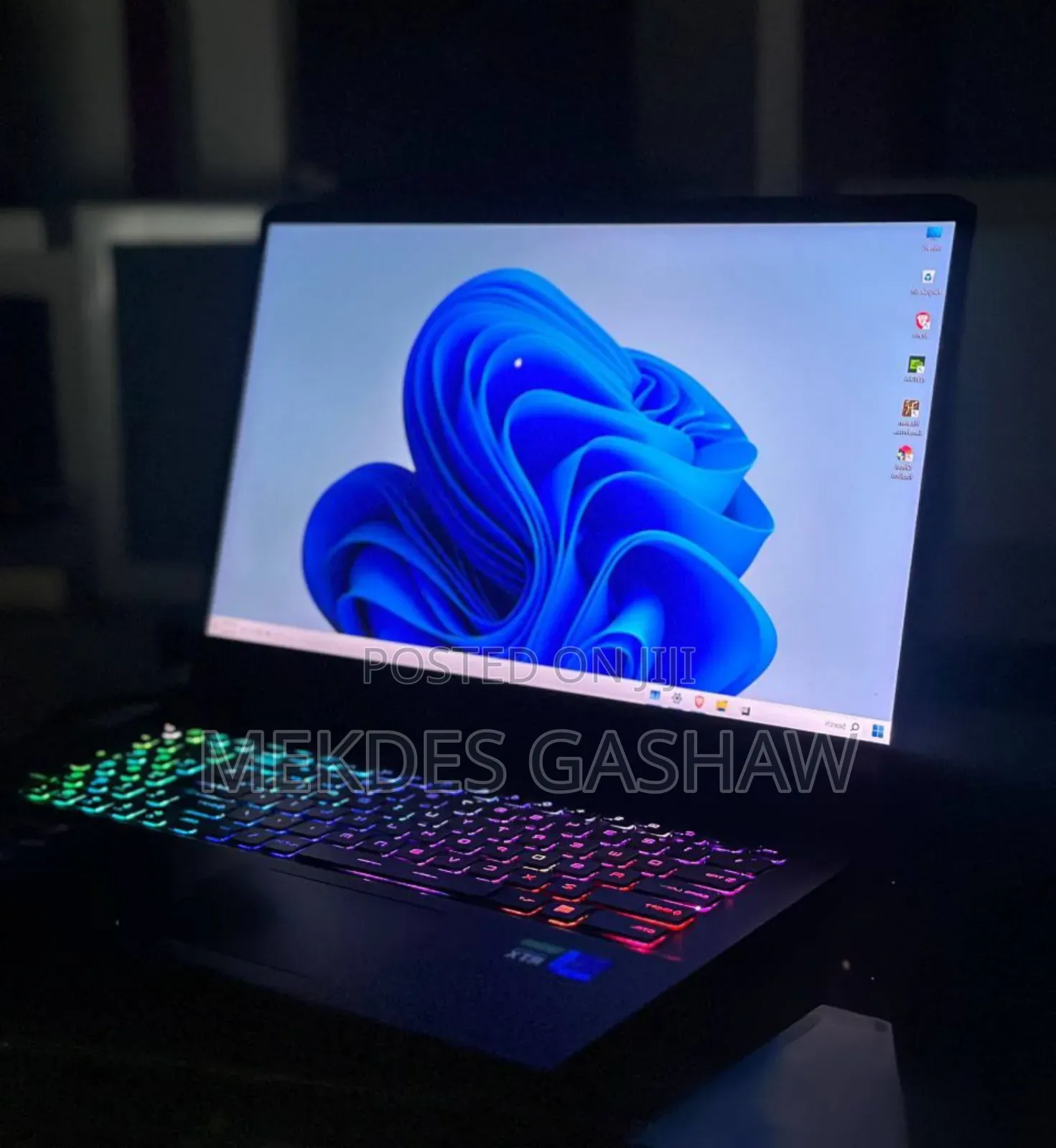 New Laptop MSI GP75 Leopard 16GB Intel Core i7 SSD 128GB