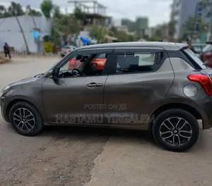 Suzuki Swift 2022 Gray