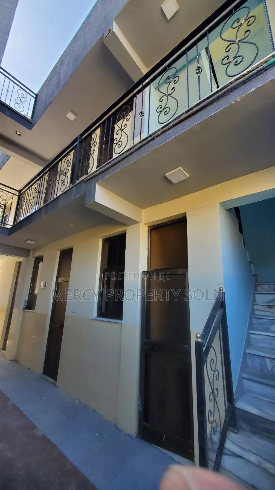 8bdrm House in Bole for sale