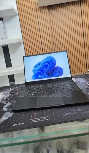 New Laptop Razer Blade 16GB Intel Core i7 SSD 512GB