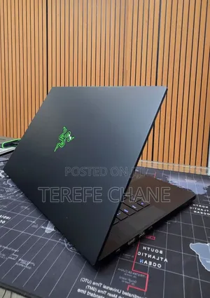 New Laptop Razer Blade 16GB Intel Core i9 SSD 512GB