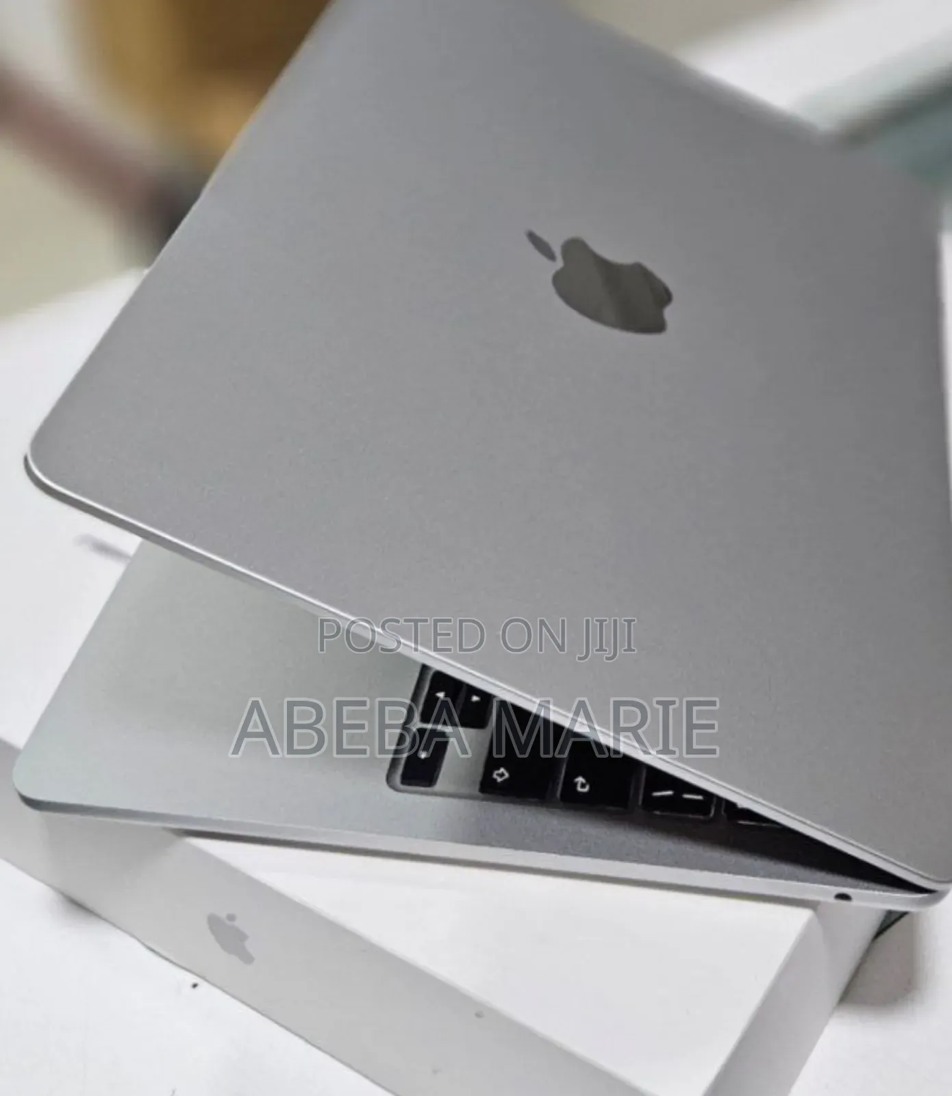New Laptop Apple MacBook Air 2025 M4 13-inch 16GB Apple M4 SSD 256GB