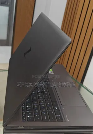 New Laptop HP ZBook Firefly 15 G7 16GB Intel Core i7 SSD 512GB