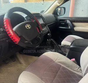 Toyota Land Cruiser 4.5 V8 GXR 2010
