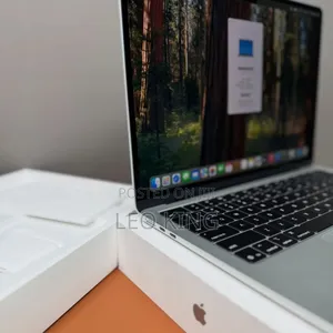 New Laptop Apple MacBook Air 2025 M4 13-inch 16GB Apple M4 SSD 16 GB