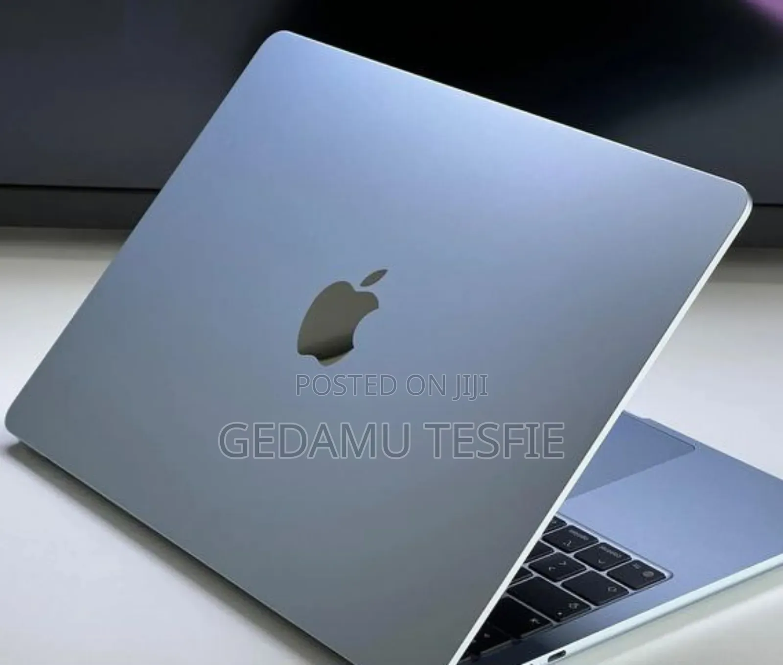 New Laptop Apple MacBook Air 2025 M4 13-inch 16GB SSD 256GB