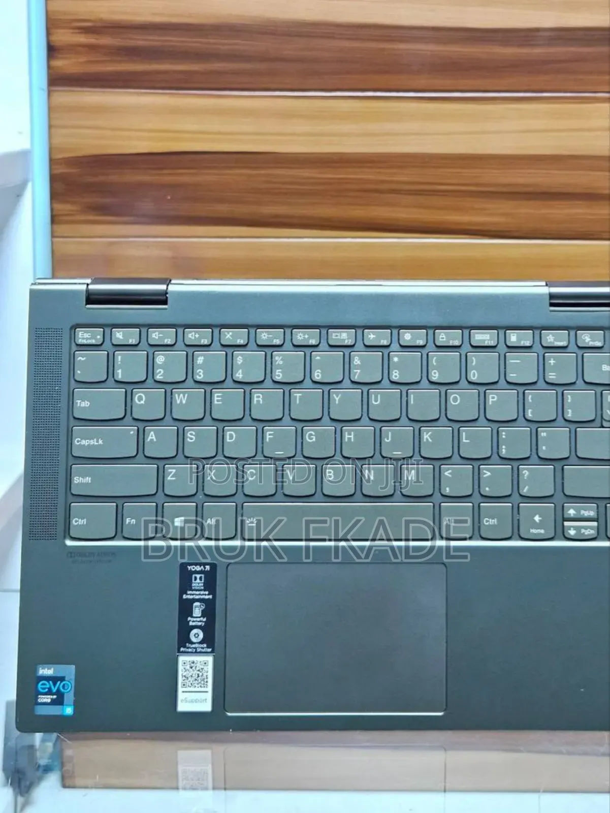 New Laptop Lenovo Yoga 7i 12GB Intel Core i5 SSD 512GB