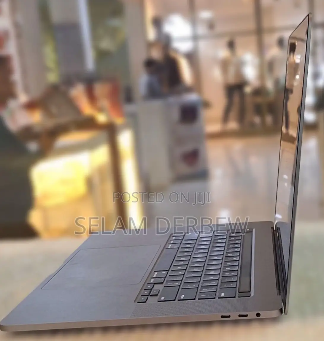New Laptop Apple MacBook Pro 2019 16GB Intel Core i7 SSD 512GB
