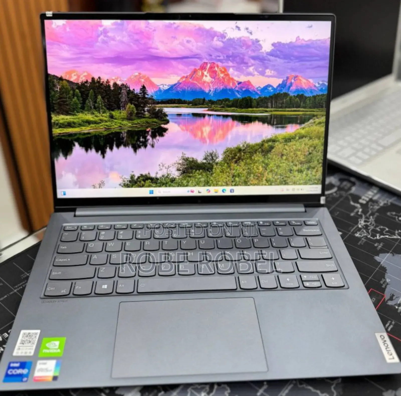 New Laptop Lenovo Yoga 7i 16GB Intel Core i7 SSD 512GB